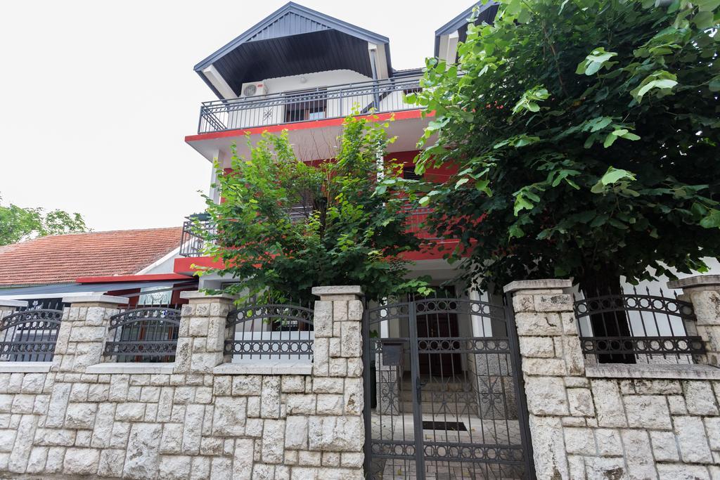 Apartments Erakovic Nikšić Eksteriør billede